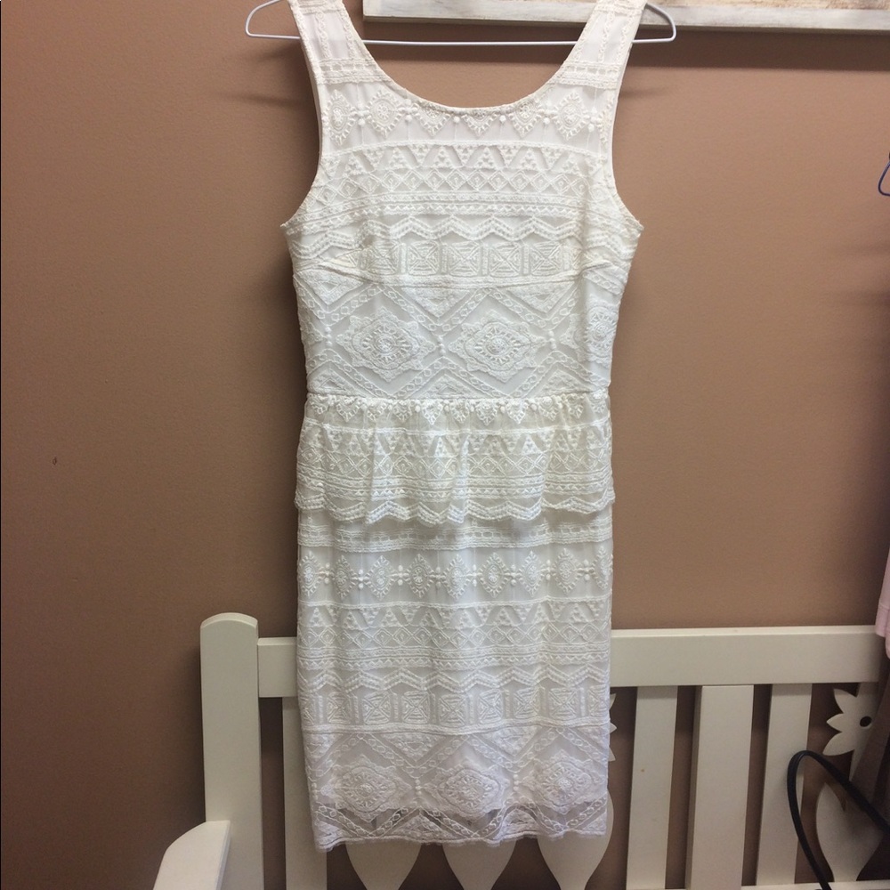 Adorable American Eagle never worn cream dress. - Picture 2 of 5